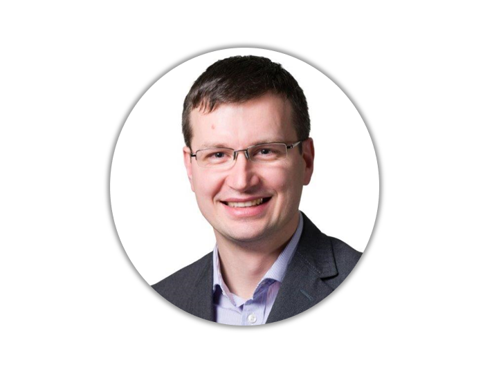 piotr headshot.PNG